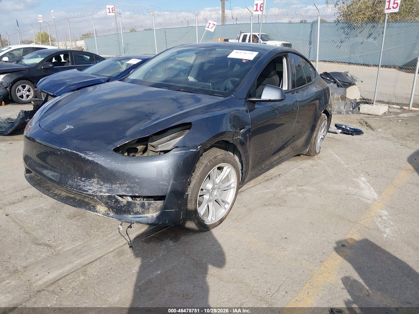 2023 Tesla Model Y Rwd, Левый бок, IAAI, VIN 7SAYGDED9PF934710 — фото 2