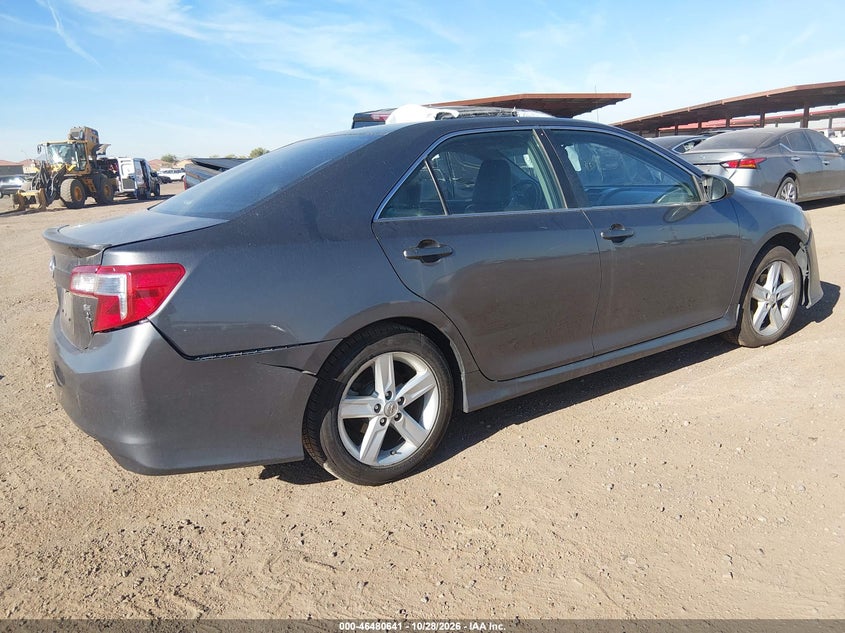 Vin: 4t1bf1fk5eu301171, lot: 46981025, toyota camry se 20144