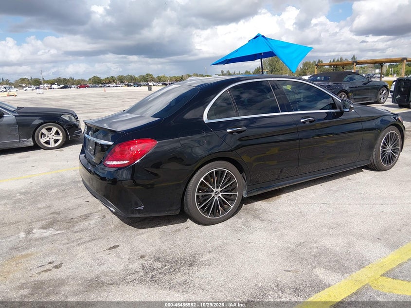 Vin: 55swf4jb6ju266947, lot: 46987366, mercedes-benz c 300 20184
