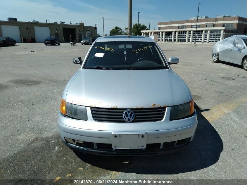 1999 Volkswagen Passat Gls VIN: WVWAA63BXXE505090 Lot: 20142870