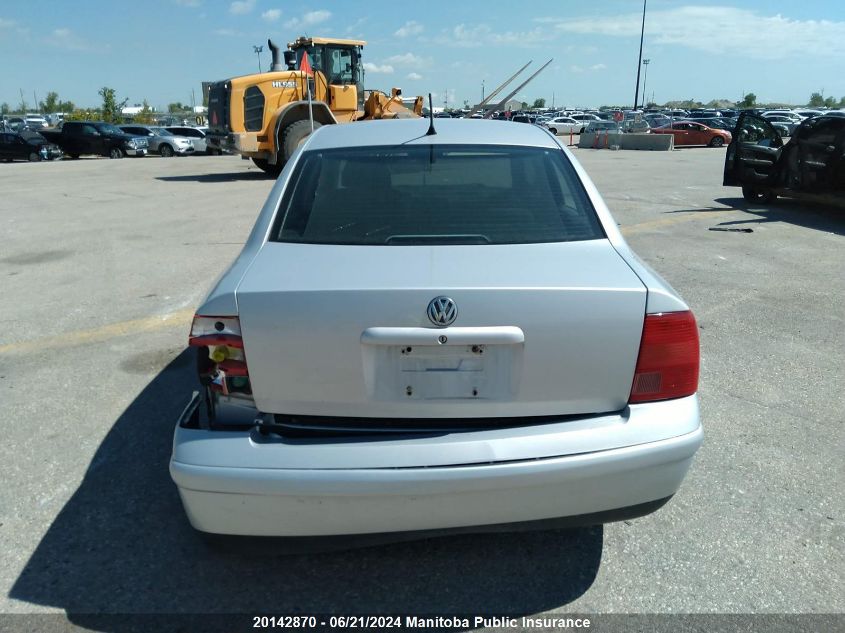 1999 Volkswagen Passat Gls VIN: WVWAA63BXXE505090 Lot: 20142870