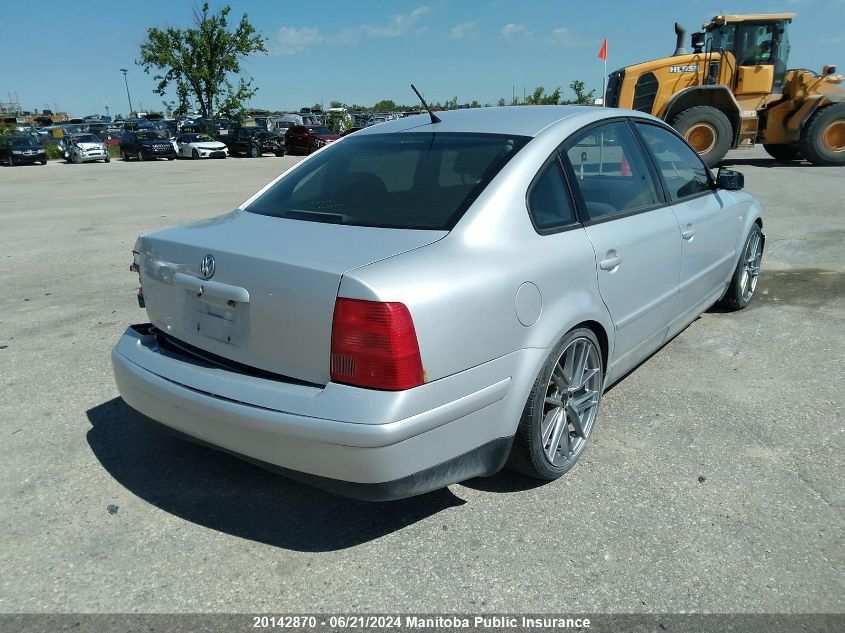 1999 Volkswagen Passat Gls VIN: WVWAA63BXXE505090 Lot: 20142870