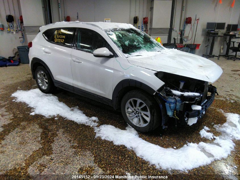 KM8J33A40GU035067 2016 Hyundai Tucson