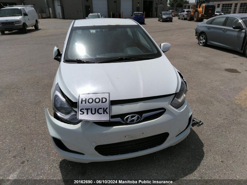 2013 Hyundai Accent L VIN: KMHCT4AE0DU437075 Lot: 20162690