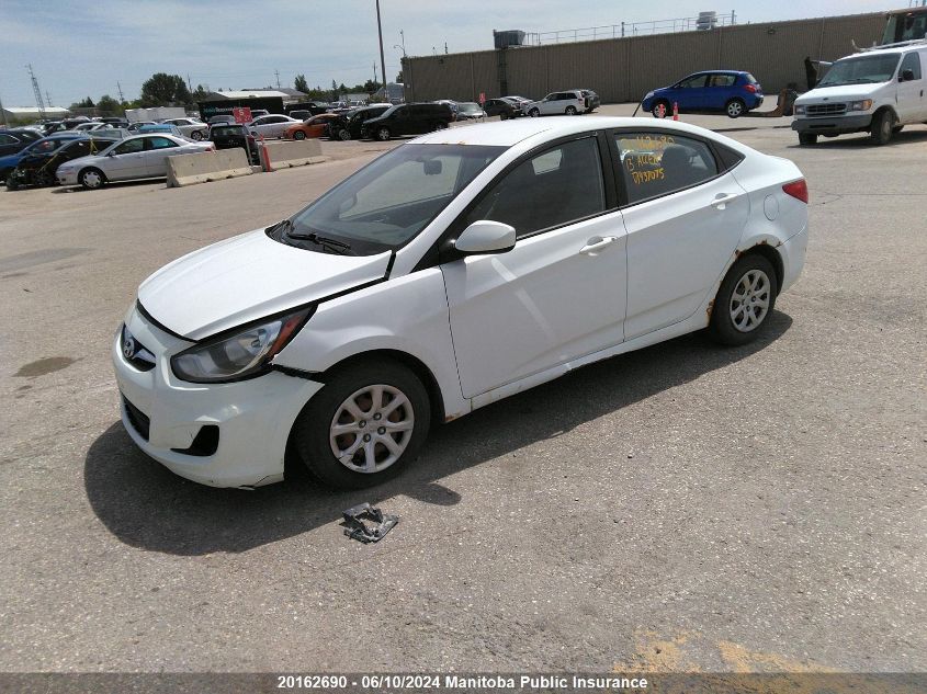 2013 Hyundai Accent L VIN: KMHCT4AE0DU437075 Lot: 20162690