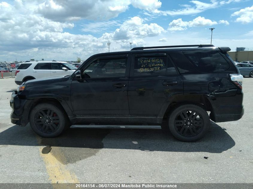 2021 Toyota 4Runner V6 VIN: JTEJU5JR2M5957138 Lot: 20164154