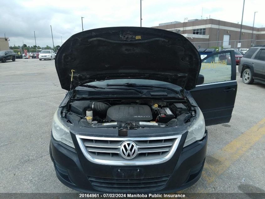 2011 Volkswagen Routan S VIN: 2V4RW3DG4BR696293 Lot: 20164961