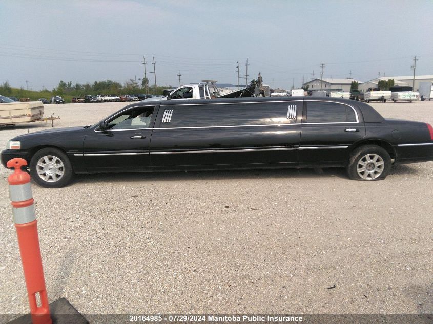 2007 Lincoln Town Car Executive VIN: 1L1FM88W57Y609986 Lot: 20164985