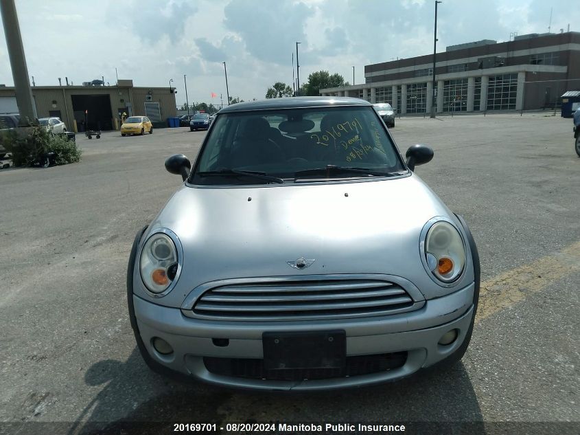 2007 Mini Cooper VIN: WMWMF33557TU60849 Lot: 20169701