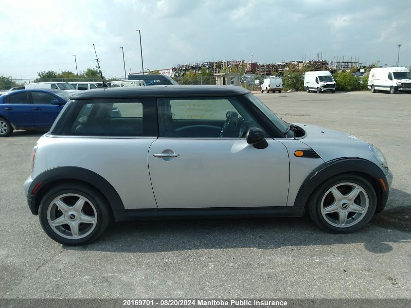 2007 Mini Cooper VIN: WMWMF33557TU60849 Lot: 20169701