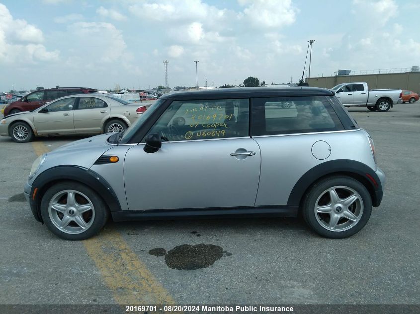 2007 Mini Cooper VIN: WMWMF33557TU60849 Lot: 20169701