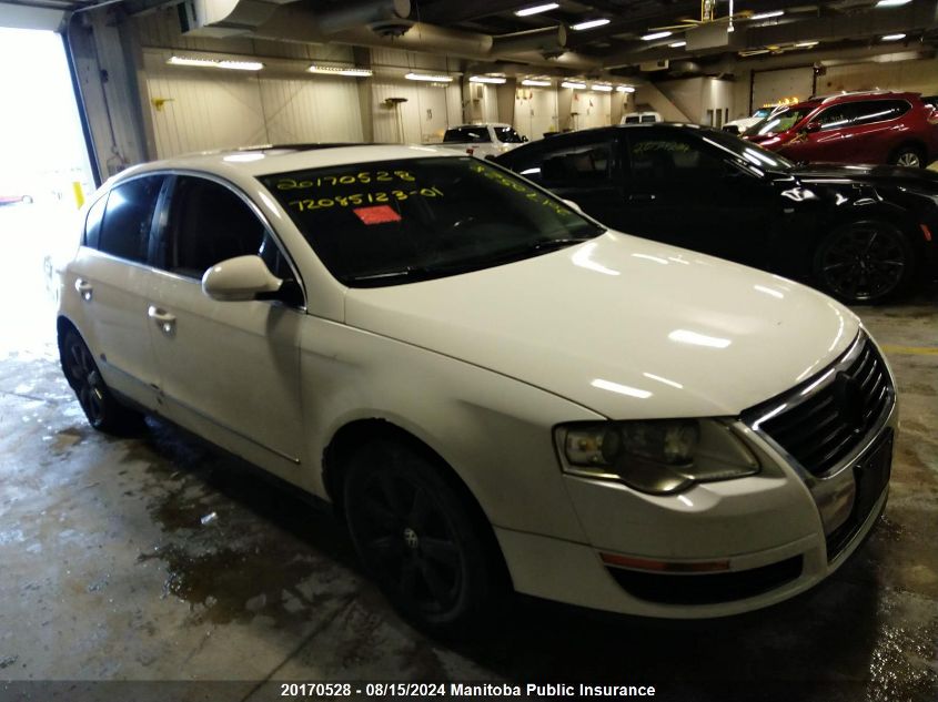 2007 Volkswagen Passat 2.0T VIN: WVWEK73CX7P016271 Lot: 20170528