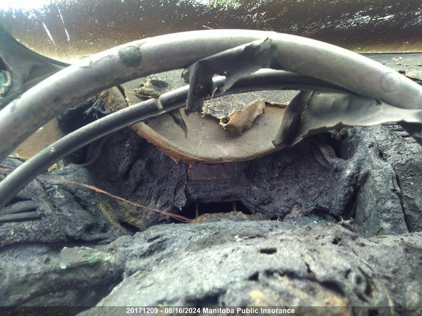 2015 Nissan Sentra 1.8 S VIN: 3N1AB7AP2FL647923 Lot: 20171209