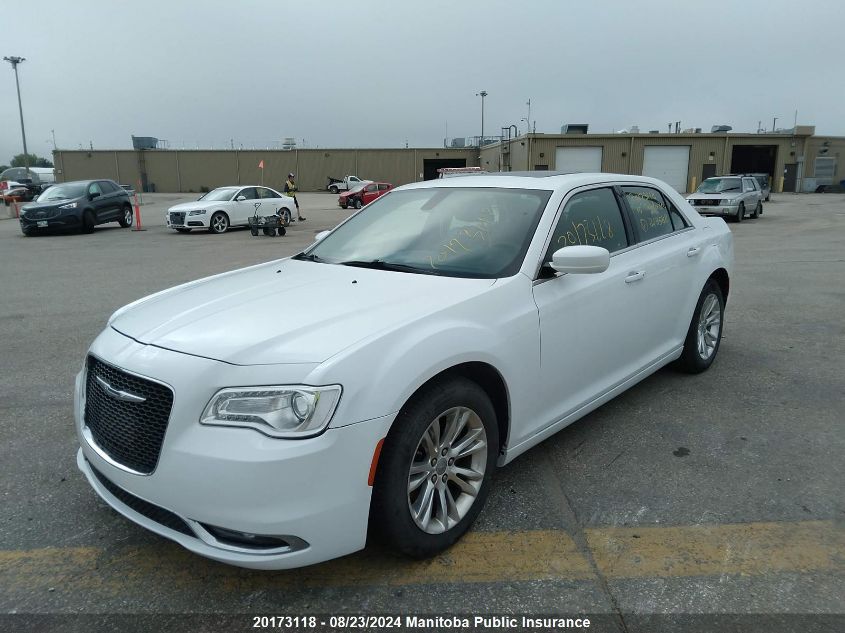 2015 Chrysler 300 Limited VIN: 2C3CCAAG3FH828588 Lot: 20173118