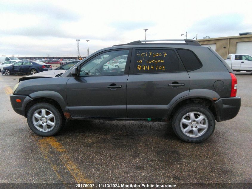 2009 Hyundai Tucson Gl VIN: KM8JM12B99U944703 Lot: 20176007