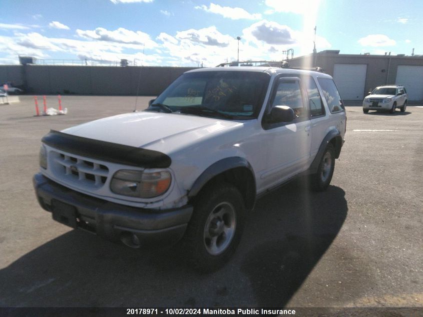 1FMYU24E3XUB97513 1999 Ford Explorer