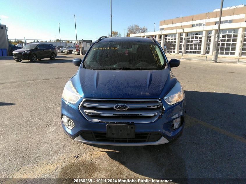 1FMCU9GD3JUA38312 2018 Ford Escape Se