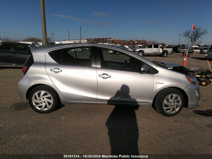 2015 Toyota Prius C VIN: JTDKDTB3XF1586442 Lot: 20181314