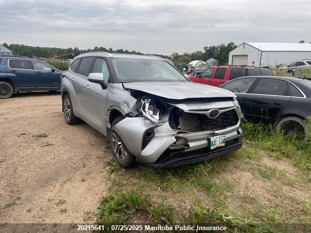 5TDGZRBHXMS558243 2021 Toyota Highlander Xle V6 auction photo 1
