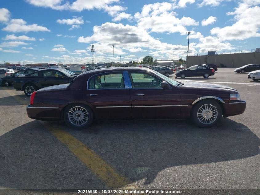 2006 Lincoln Town Car Designer VIN: 1LNHM83W46Y621219 Lot: 20215930
