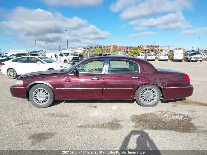 2006 Lincoln Town Car Designer VIN: 1LNHM83W46Y621219 Lot: 20215930