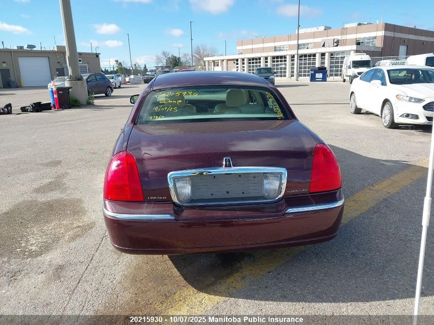 2006 Lincoln Town Car Designer VIN: 1LNHM83W46Y621219 Lot: 20215930