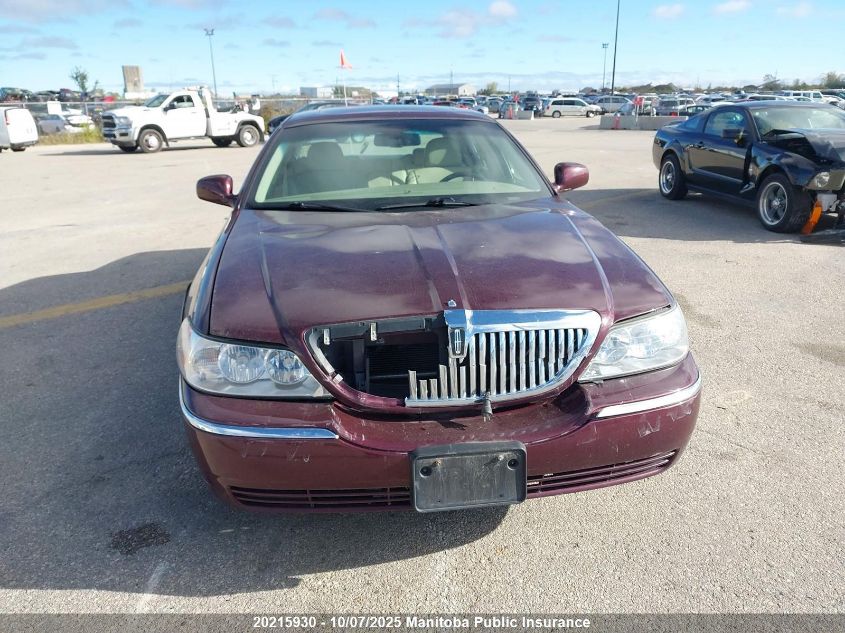 2006 Lincoln Town Car Designer VIN: 1LNHM83W46Y621219 Lot: 20215930