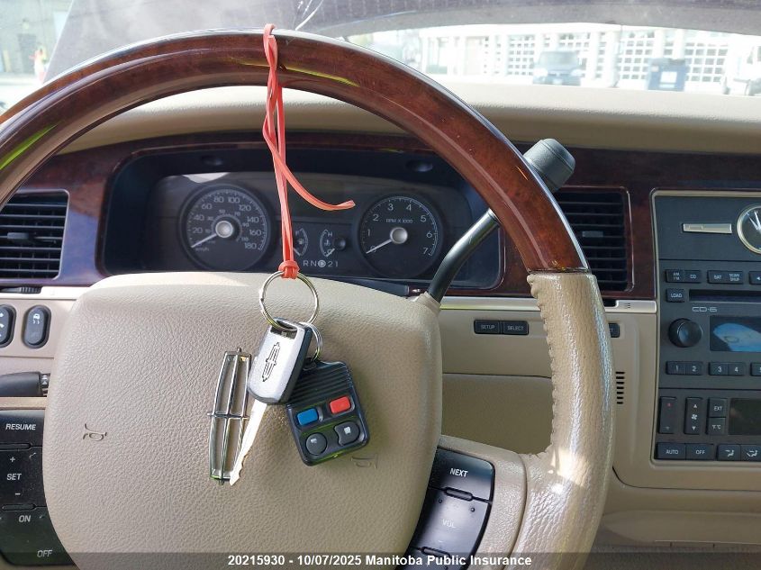 2006 Lincoln Town Car Designer VIN: 1LNHM83W46Y621219 Lot: 20215930