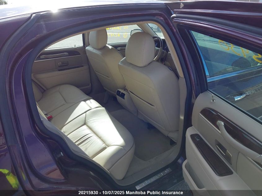 2006 Lincoln Town Car Designer VIN: 1LNHM83W46Y621219 Lot: 20215930