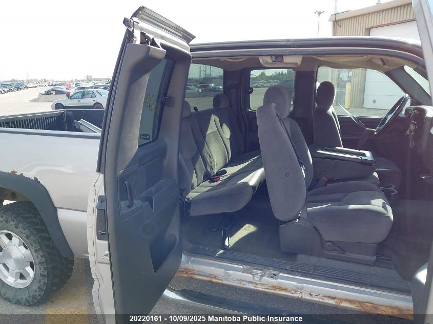 2005 GMC Sierra 1500 Ext Cab VIN: 2GTEK19V951237120 Lot: 20220161