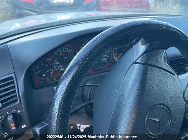 WDB1290631F128477 1996   photo no. 7