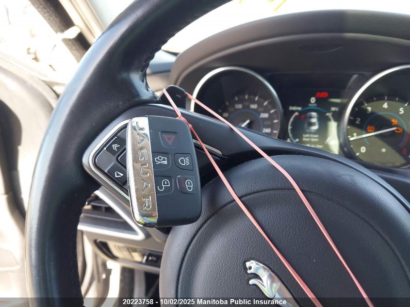 2017 Jaguar Xe 35T VIN: SAJAK4BV8HA975450 Lot: 20223758