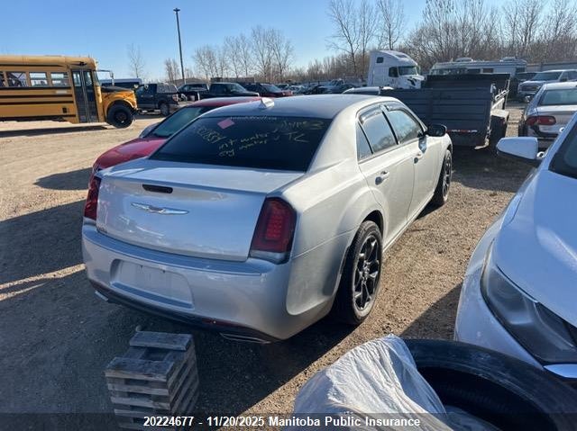2C3CCAGG0KH626017 2019 CHRYSLER 300 photo no. 4
