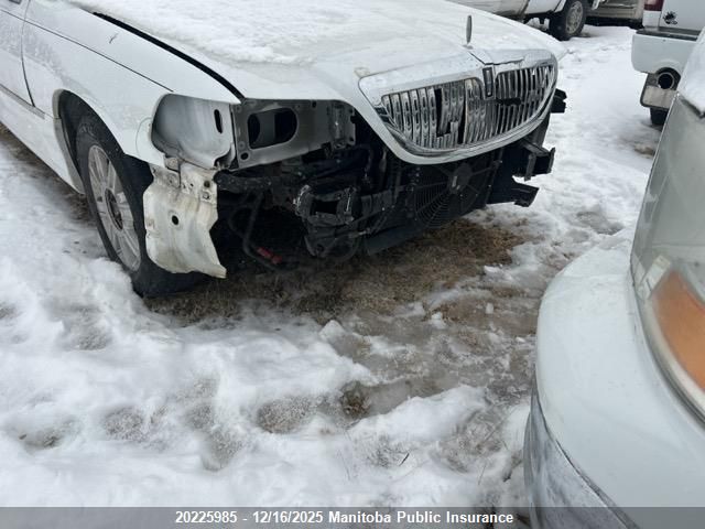 2007 Lincoln Town Car Executive VIN: 1L1FM88W77Y638678 Lot: 20225985