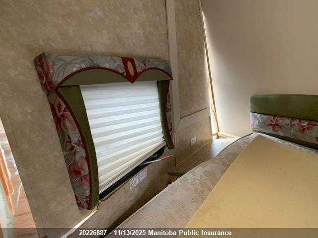 1UJBJ02R781E20249 2008   photo no. 8