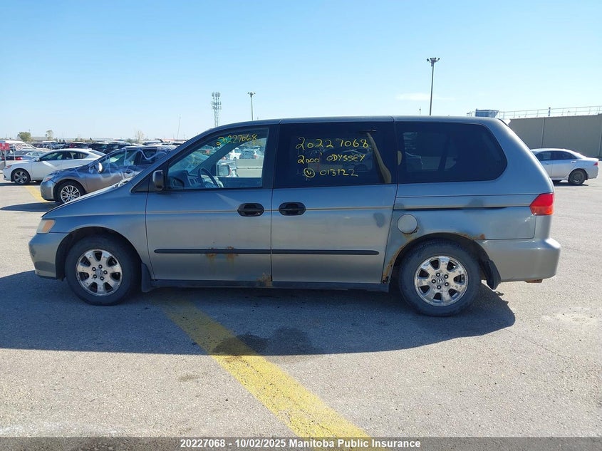 2000 Honda Odyssey VIN: 2HKRL1857YH013122 Lot: 20227068