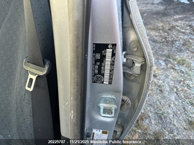 2009 Toyota Yaris Le VIN: JTDKT923195230917 Lot: 20229707