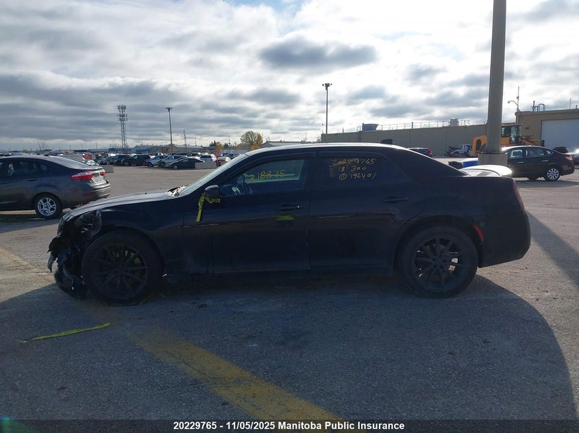 2C3CCAGG1JH192401 2018 CHRYSLER 300 photo no. 14