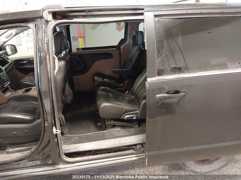 2018 Dodge Grand Caravan Crew VIN: 2C4RDGDG8JR295402 Lot: 20230175