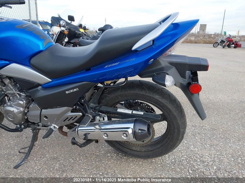 2015 Suzuki Gw250 F VIN: LC6GJ55F9F1100120 Lot: 20230181