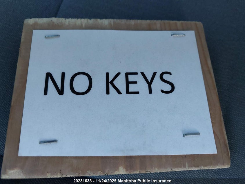 2008 BMW 328I VIN: WBAVA33578KX86811 Lot: 20231638