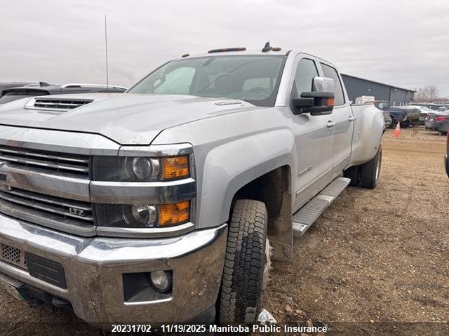 1GC4KXCY8KF168362 2019 CHEVROLET  photo no. 2