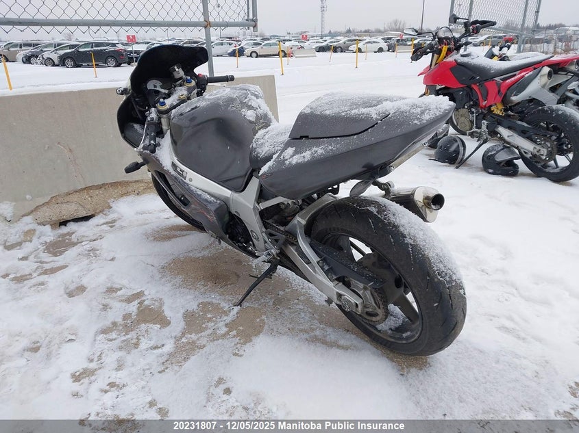 JS1GR7HA522100462 2002 SUZUKI GSX-R photo no. 3
