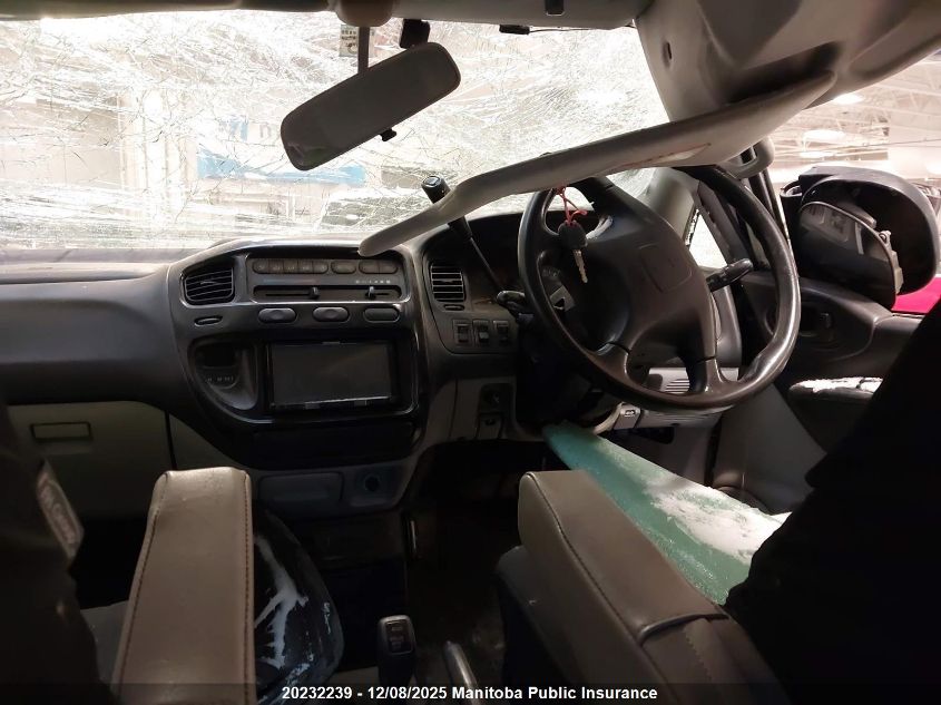 2000 Mitsubishi Delica Space Gear VIN: PD6W0502830 Lot: 20232239