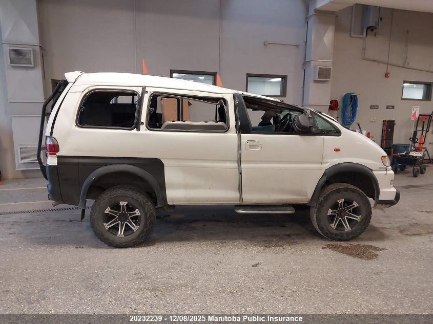 2000 Mitsubishi Delica Space Gear VIN: PD6W0502830 Lot: 20232239