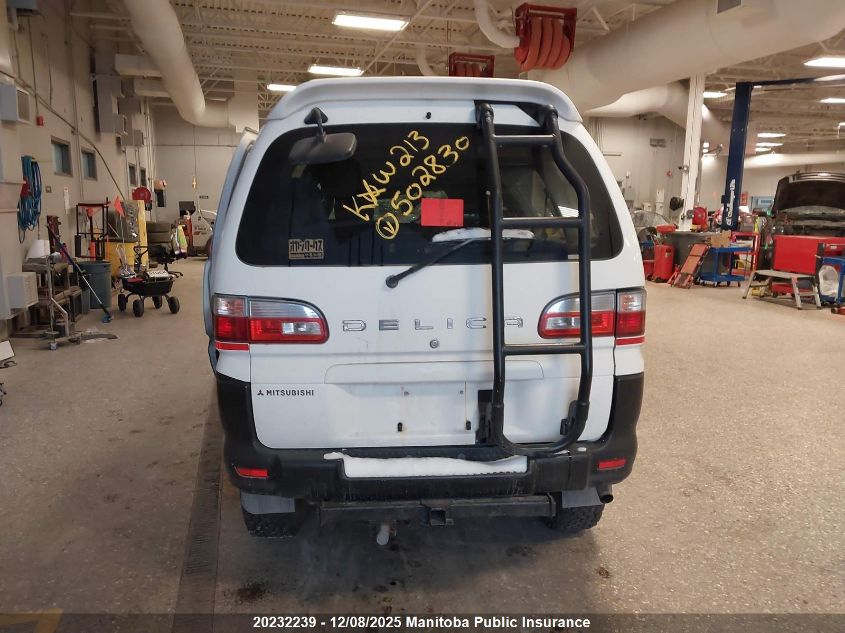 2000 Mitsubishi Delica Space Gear VIN: PD6W0502830 Lot: 20232239