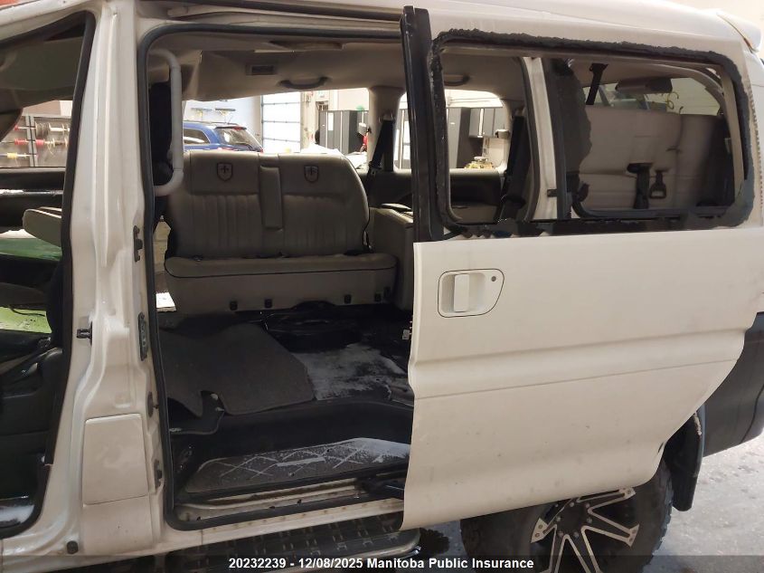 2000 Mitsubishi Delica Space Gear VIN: PD6W0502830 Lot: 20232239