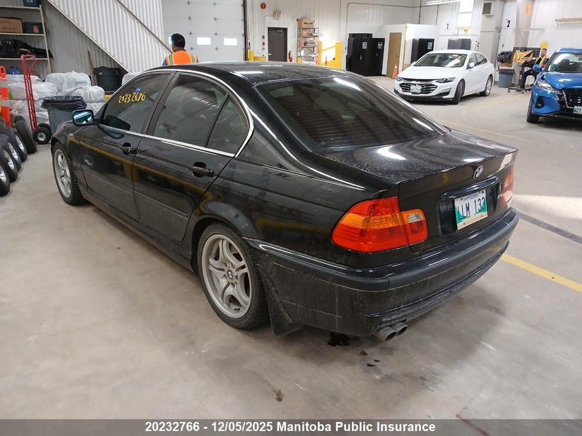 WBAEV53405KM38626 2005 BMW 3ER photo no. 2