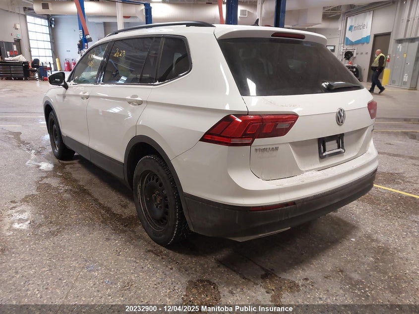 3VV0B7AX6JM017299 2018 VOLKSWAGEN TIGUAN photo no. 3
