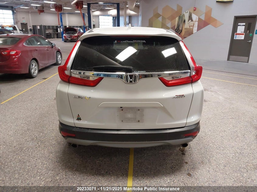 2HKRW2H81JH100527 2018 HONDA CR-V photo no. 16